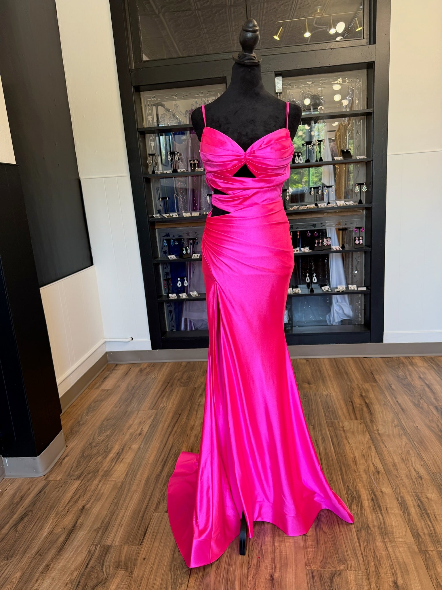 Sherri HIll 56999