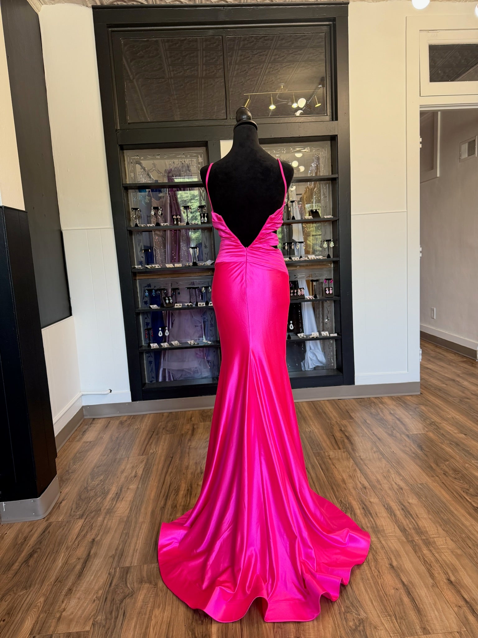 Sherri HIll 56999